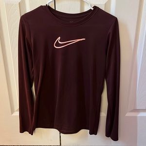 nike long sleeve, been worn in good condition